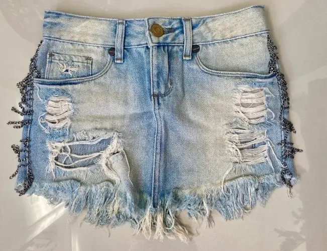 Saia jeans John John com detalhes metalizados