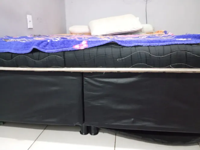 Cama base de casal bipartida