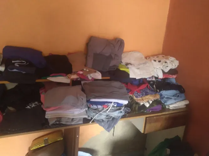 Roupas acima de 50 unidades 1 ,00 baratos pra hoje