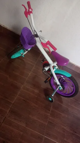 Bicicleta infantil semi nova