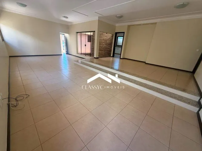 Casa para aluguel, 4 quartos, 1 suíte, 4 vagas, JARDIM KARAIBA - Uberlândia/MG