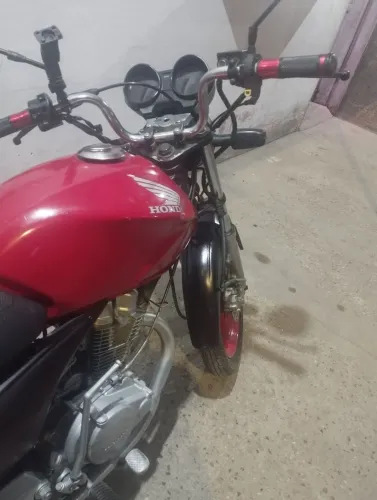 Vendo Moto Titan Montadinha