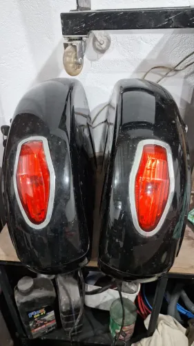 Alforge de fibra para moto