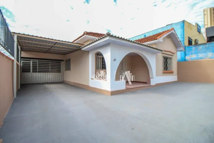 Casa com 3 Quartos para alugar, 150 m² por R$ 2.500/mês - Vila Nova - Londrina/PR