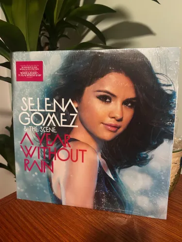 LP Selena Gomez - A Year Without Rain