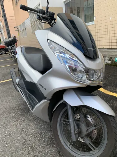 Moto Honda automática PCX aluguel