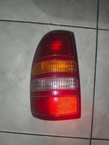 Lanterna Dakota 99 2001 lad direito