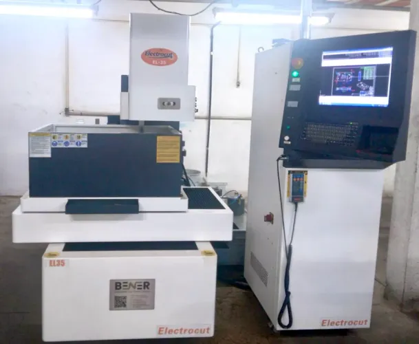 Eletroerosão a fio de molibdenio Electrocut 