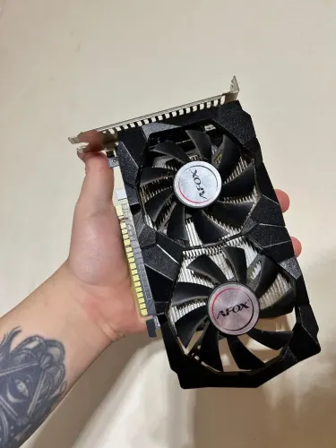 Placa de vídeo GT 740 4G