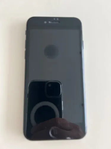 Celular IPhone SE 