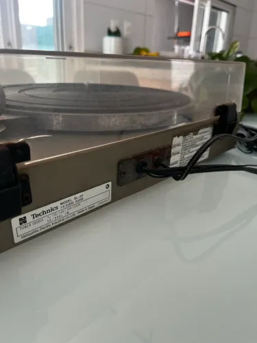 Toca discos Technics SL-20
