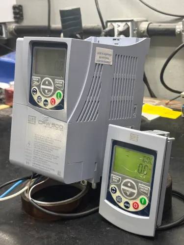 Inversor de frequência cfw500 380v 3cv + HMIR.