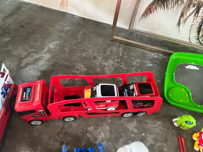 CAMINHÃO CEGONHA COM CARRINHOS - COMPLETO