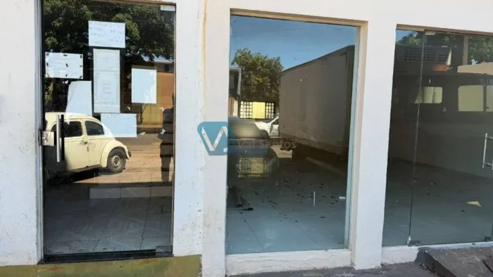 Apartamento com 3 dormitórios para alugar, 65 m² por R$ 1.230,00/mês - Vila Aparecida - Ar