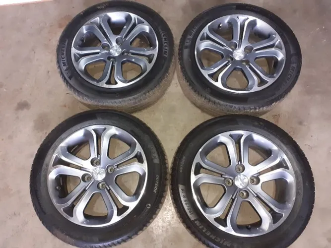 Rodas com Pneus Aro 16 Peugeot 208 Griffe 