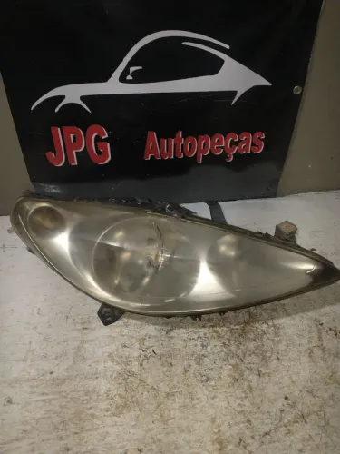 Farol direito Peugeot 307 2005 (detalhe)