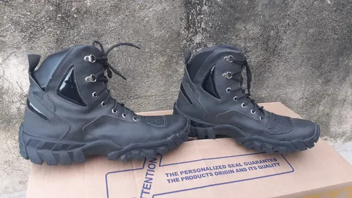Botas, Coturnos e Tênis Diversos