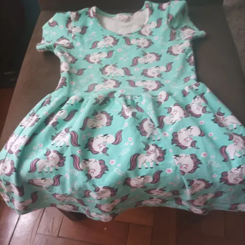 Vestido em malha 4 anos.