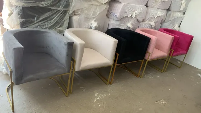 LINDAS POLTRONAS BETINA A PARTIR DE 350,00 CORES A CONSULTA DISPONÍVEL