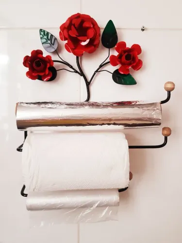 Papeleira de parede com rosas 