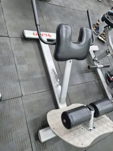 Banco Romano lombar de musculação