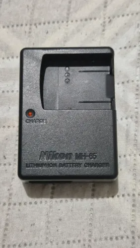 Carregador de bateria Nikon MH-65