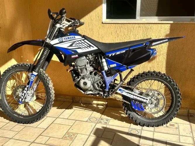 Yamaha TT-5 2012 - Carenagem e adesivos novos
