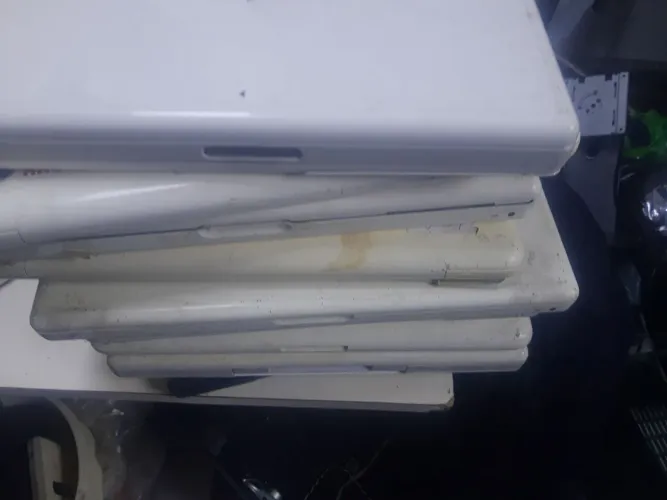 Lote com 9 macbook antigo para retirada de peça ou colecionador 