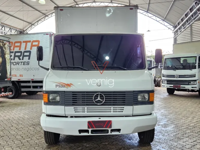 Caminhão MB 710 Plus 2008 Baú Ñ 816 1016 915 815 