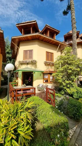 Casa de Condominio em Campos do Jordão.