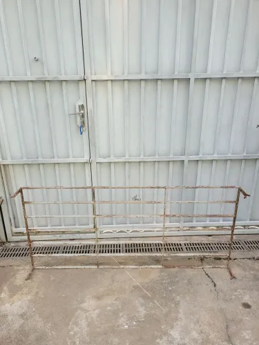 Grade de proteção em ferro para jardim ou varanda
