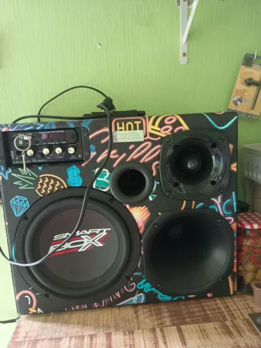 Som de carro caixa Bob 