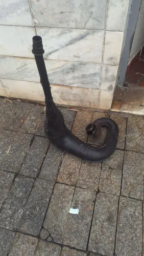 Curva do escapamento DT 200