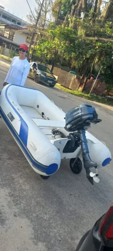 Bote dobrável + Yamaha 6hp 4 tempos pouquíssimo uso.