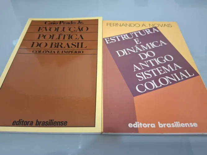 Livros de História do Brasil - Caio Prado Jr. e Fernando Novais