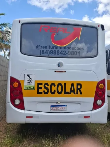 Ônibus urbano com ar condicionado 