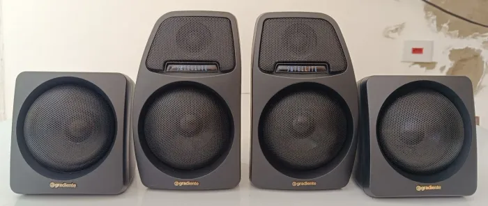 Gradiente conjunto de speekers SS1000 e ST1001