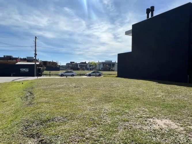 Lote de 314 m2 a venda no Condomínio Sunset em Xangri-lá.
