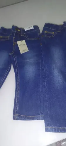 Calças jeans para menino