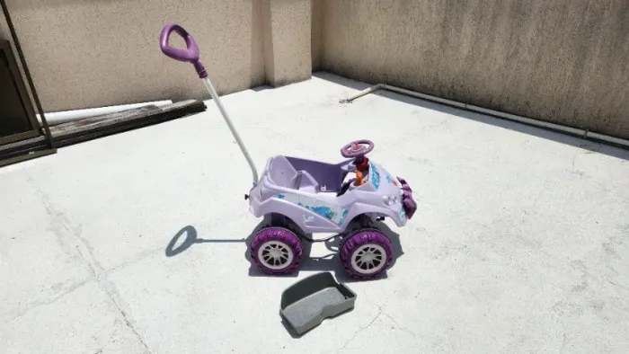 Brinquedo carro frozen criança bebê com pedal