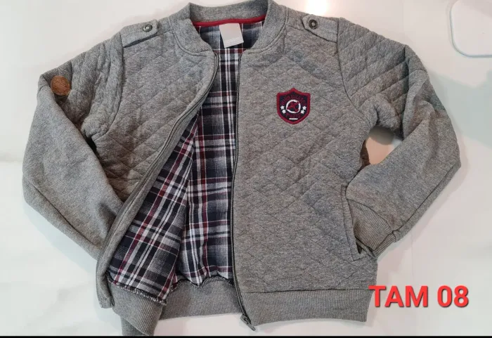 Jaqueta Infantil Cinza com Detalhes