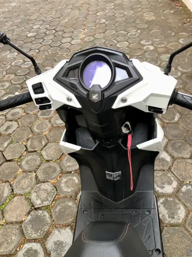 Honda Elite automática, parcelo em até 18 vezes, aceito troca!