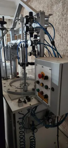 Forno e prensa, modeladora de acrílico.