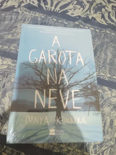 Livro A Garota na Neve - Danya Kukafka