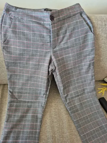 Calça Social Xadrez Cinza - Elegância e Estilo