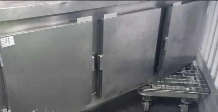 '  balcao geladeira com 3 portas