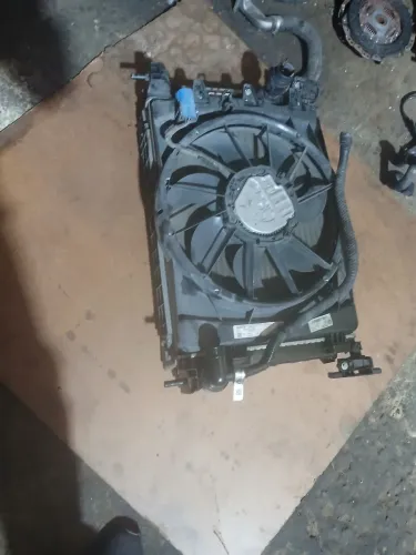 Radiador com ventoinha para carro Fiat argo 3cc