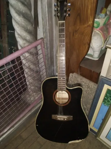 Phoenix,  violão eletroacustico...