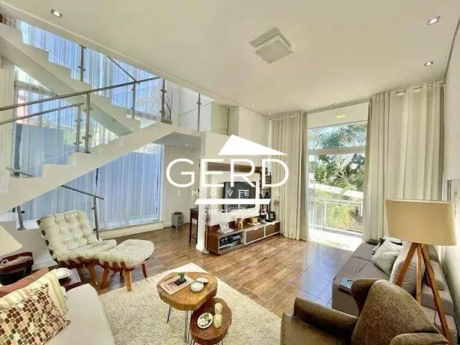 Linda Casa com Espaço Gourmet e Vista para a Natureza em Condomínio Fechado - Cotia/SP