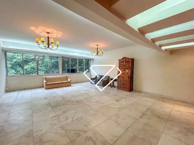Apartamento amplo com 3 quartos (203m²) e 1 vaga à venda em Ipanema  Planta versátil e vis